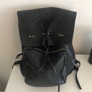 BLACK LEATHER BACKPACK